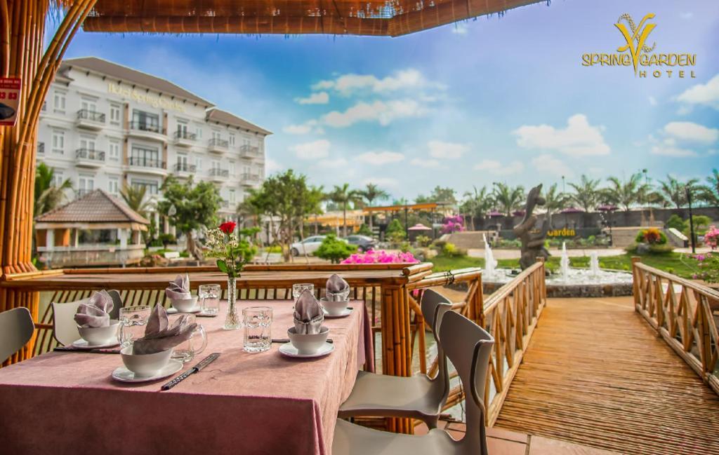 Spring Garden Hotel Lk Long Khanh Buitenkant foto