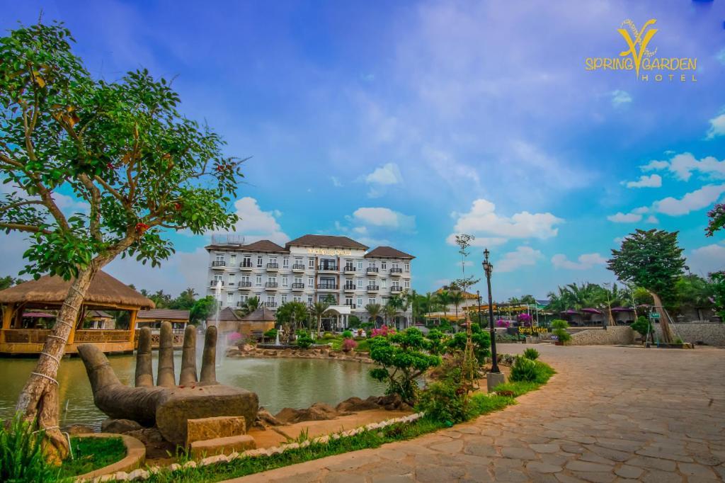 Spring Garden Hotel Lk Long Khanh Buitenkant foto