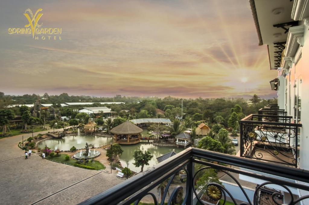 Spring Garden Hotel Lk Long Khanh Buitenkant foto