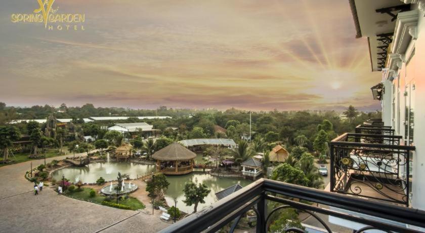 Spring Garden Hotel Lk Long Khanh Buitenkant foto