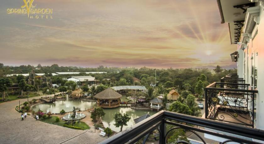 Spring Garden Hotel Lk Long Khanh Buitenkant foto