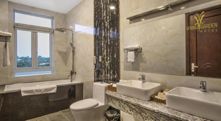 Spring Garden Hotel Lk Long Khanh Buitenkant foto